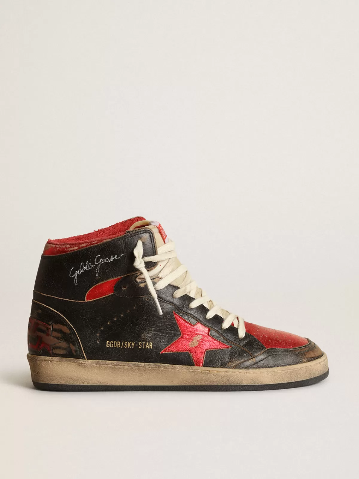 Golden Goose Men's Sky-Star in glossy leather with red star black Store