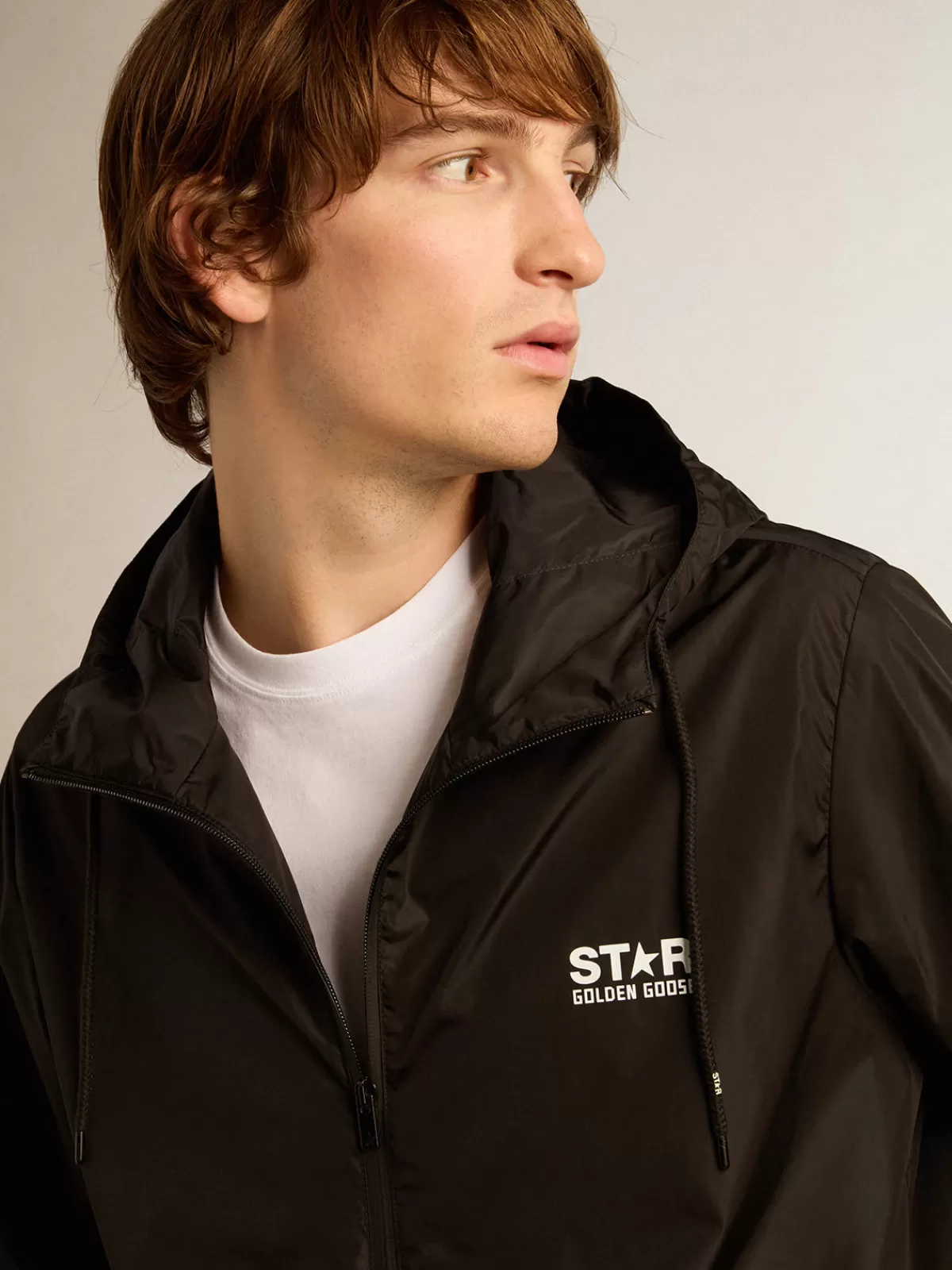 Golden Goose Men's windcheater with contrasting white logo and star black Outlet