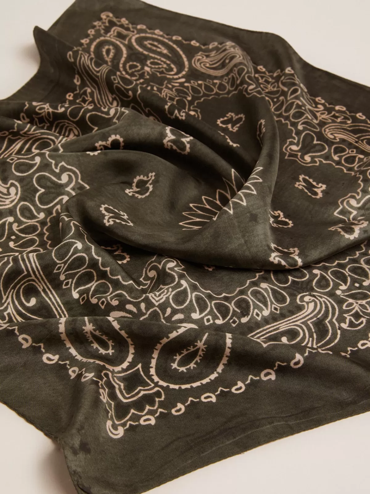 Golden Goose Moss-green scarf with paisley pattern mossgreen Clearance