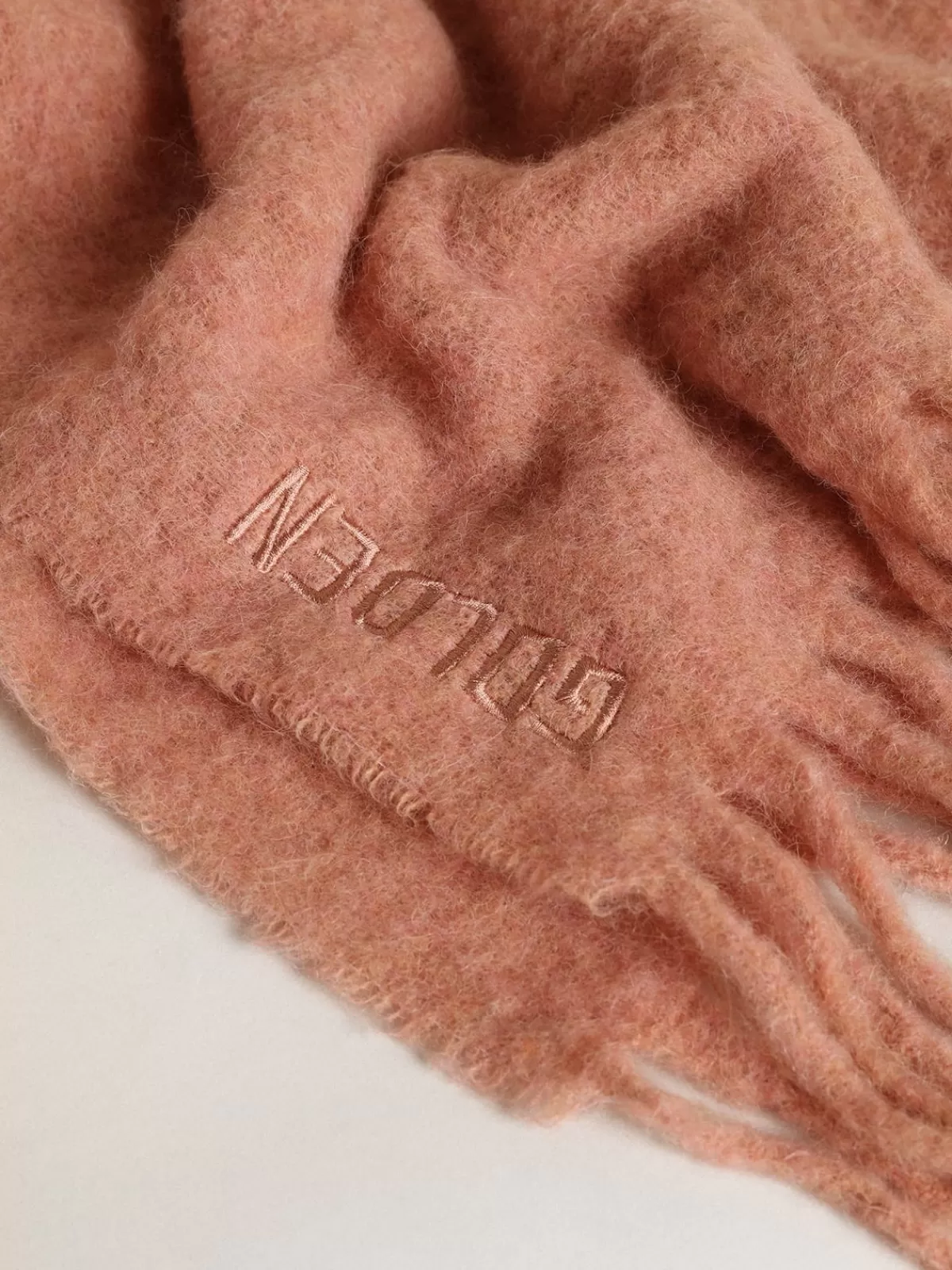 Golden Goose Powder pink wool scarf with fringe and ‘Golden’ lettering powderpink Sale