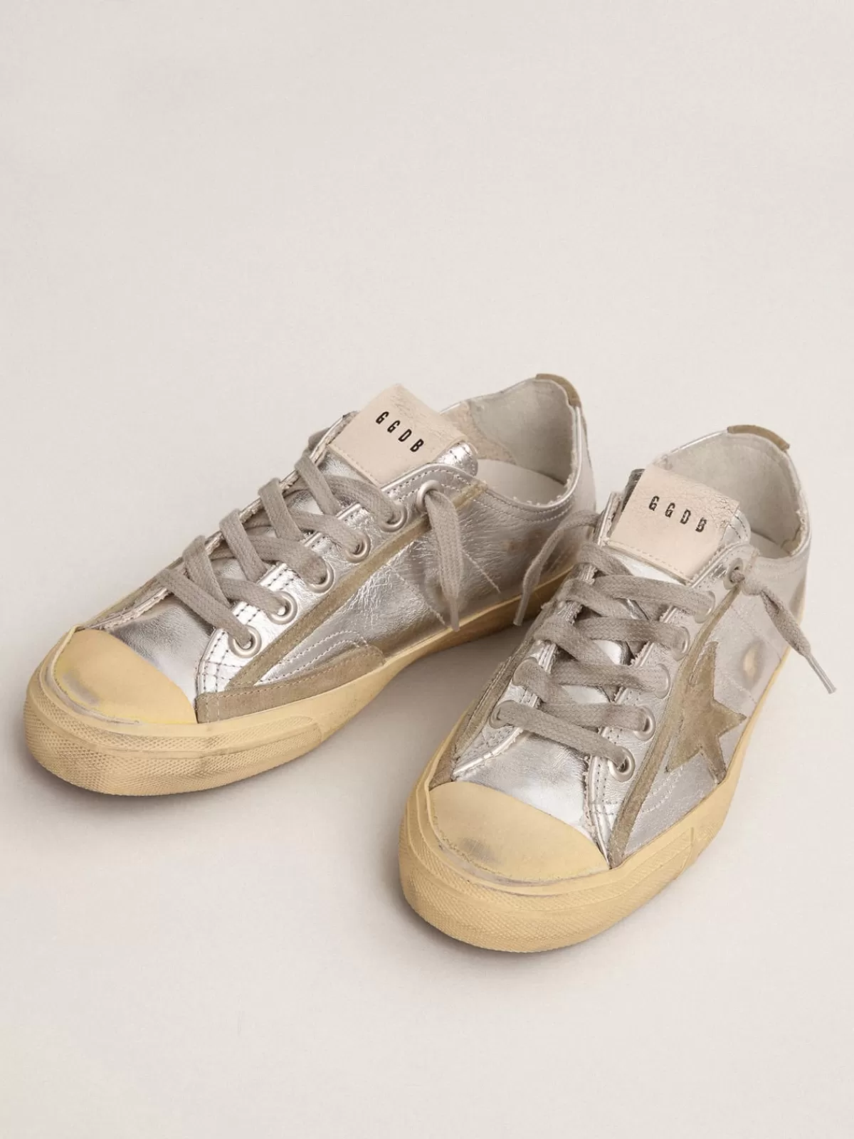 Golden Goose Women's V-Star LTD in silver laminated leather Hot